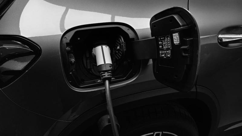 Réduire les coûts d'installation de bornes IRVE à Avignon grâce aux programmes d'aides gouvernementales dans le Vaucluse